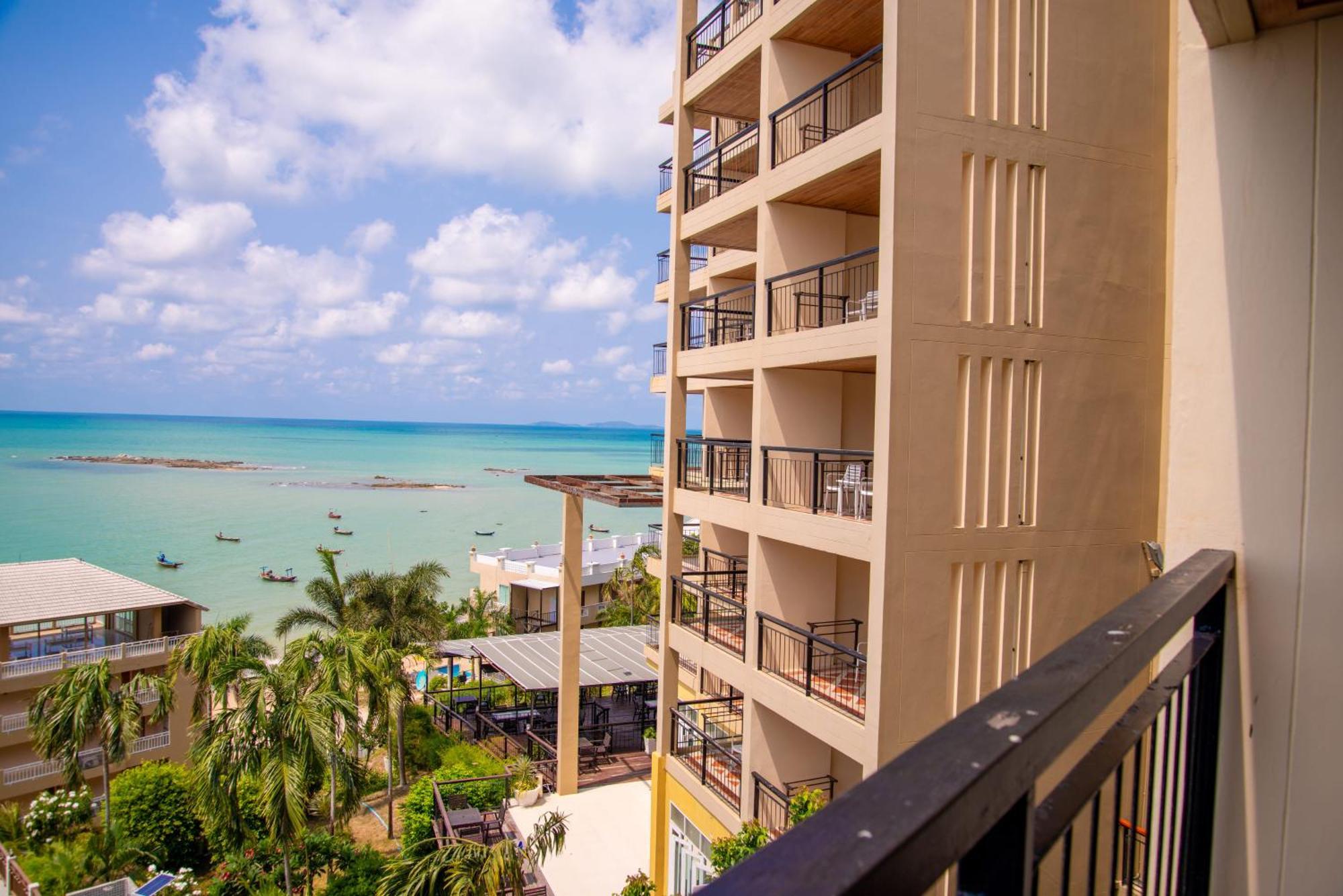 Royal Phala Cliff Beach Resort Ban Chang  Esterno foto